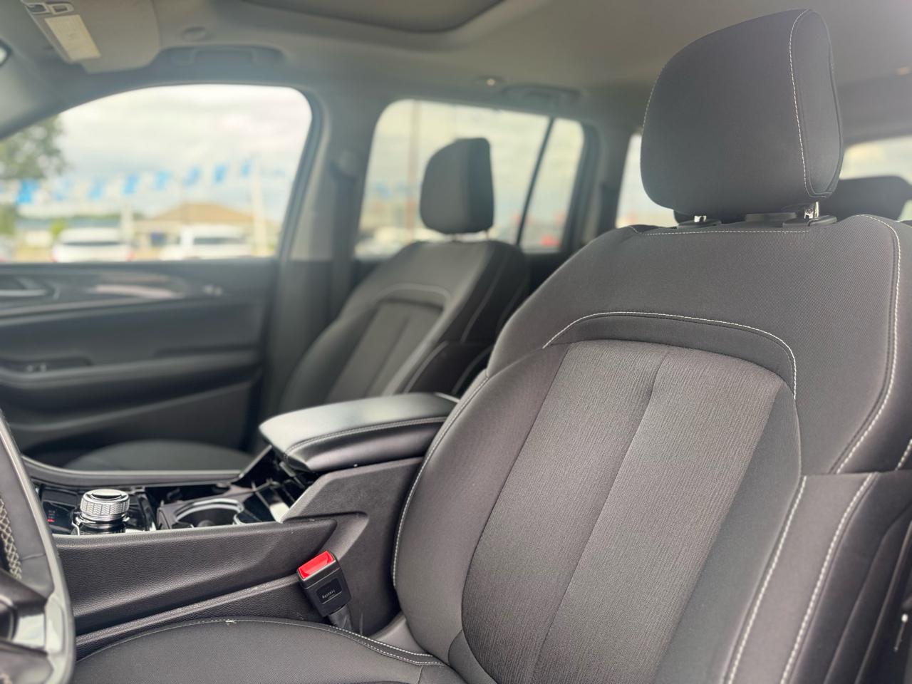 Jeep Grand Cherokee Laredo 4WD 2023