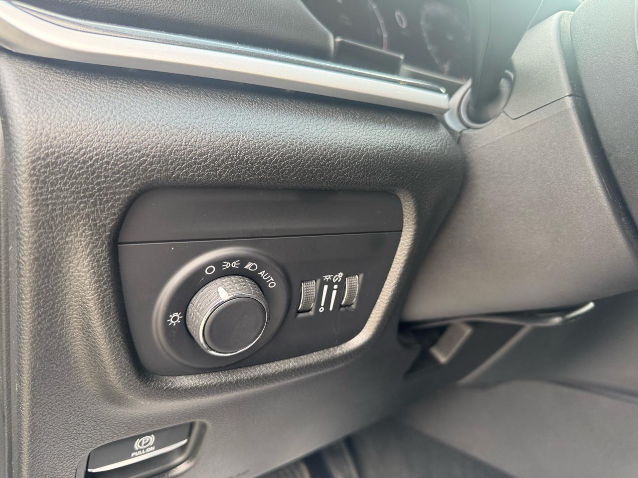 Jeep Grand Cherokee Laredo 4WD 2023