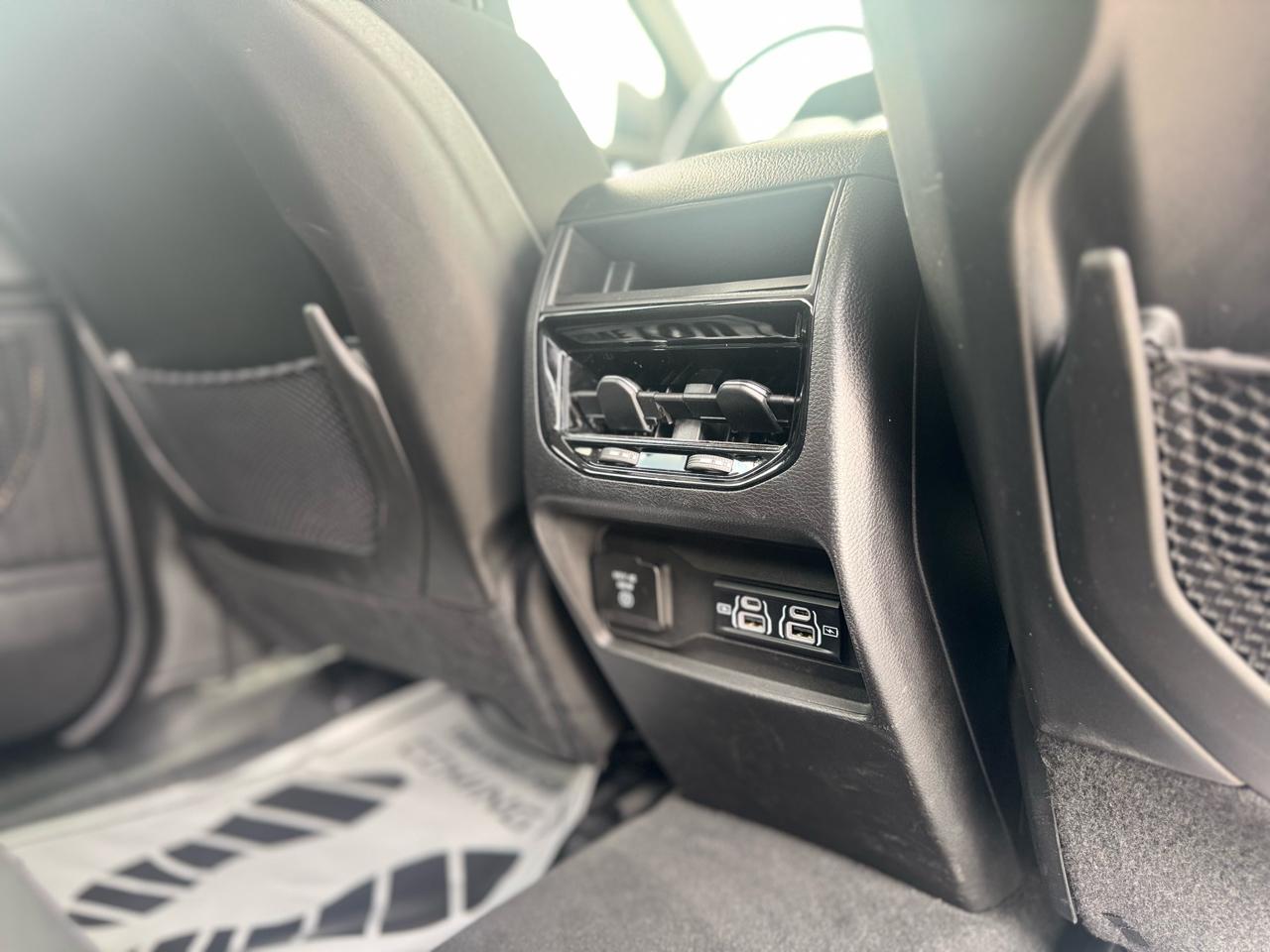 Jeep Grand Cherokee Laredo 4WD 2023