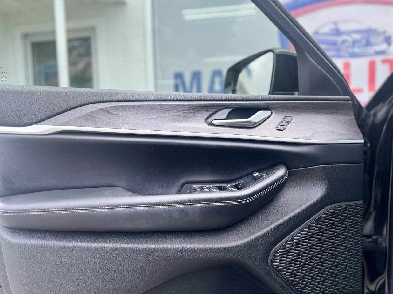 Jeep Grand Cherokee Limited 4WD 2023