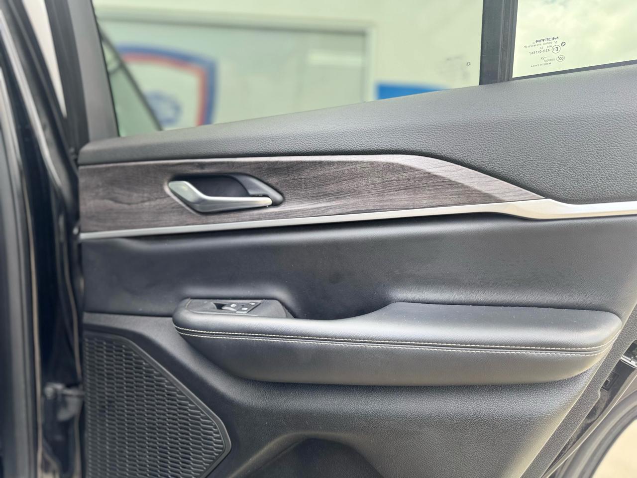 Jeep Grand Cherokee Limited 4WD 2023