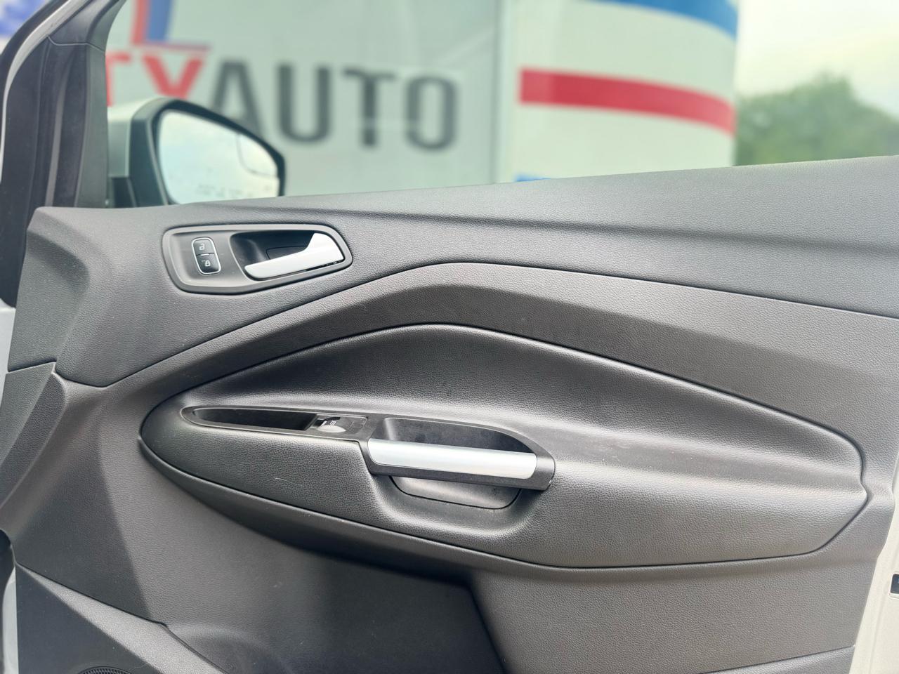 Ford Escape SE FWD 2017