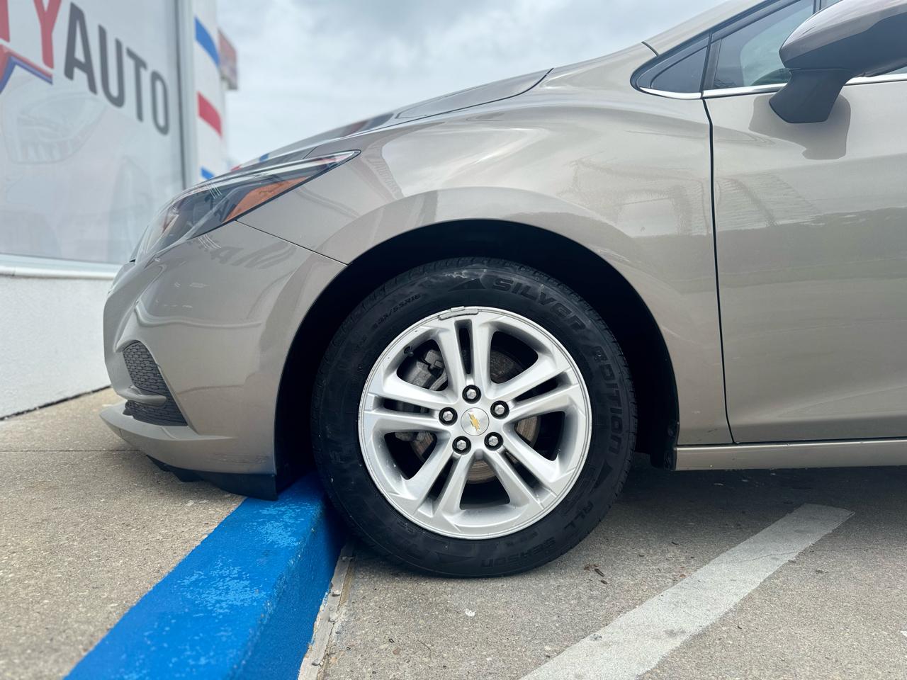 Chevrolet Cruze LT Auto Hatchback 2018