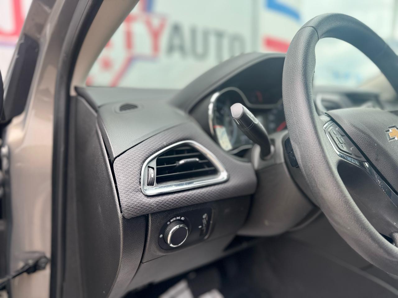 Chevrolet Cruze LT Auto Hatchback 2018