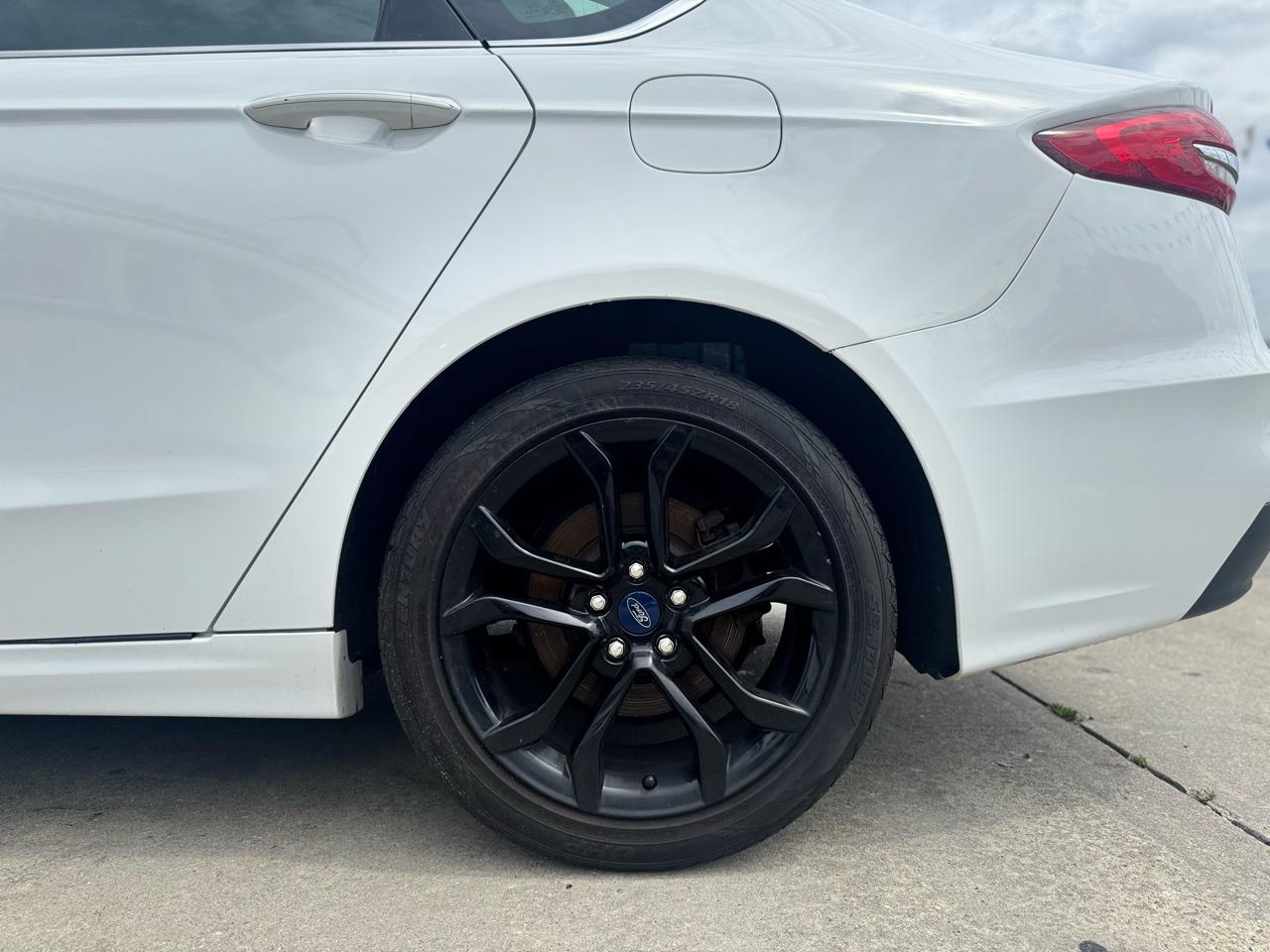 Ford Fusion SE 2020