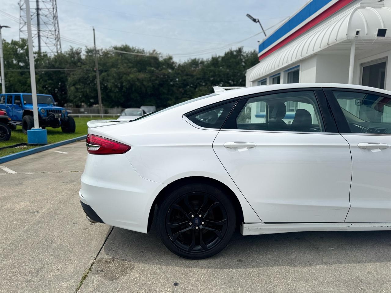 Ford Fusion SE 2020
