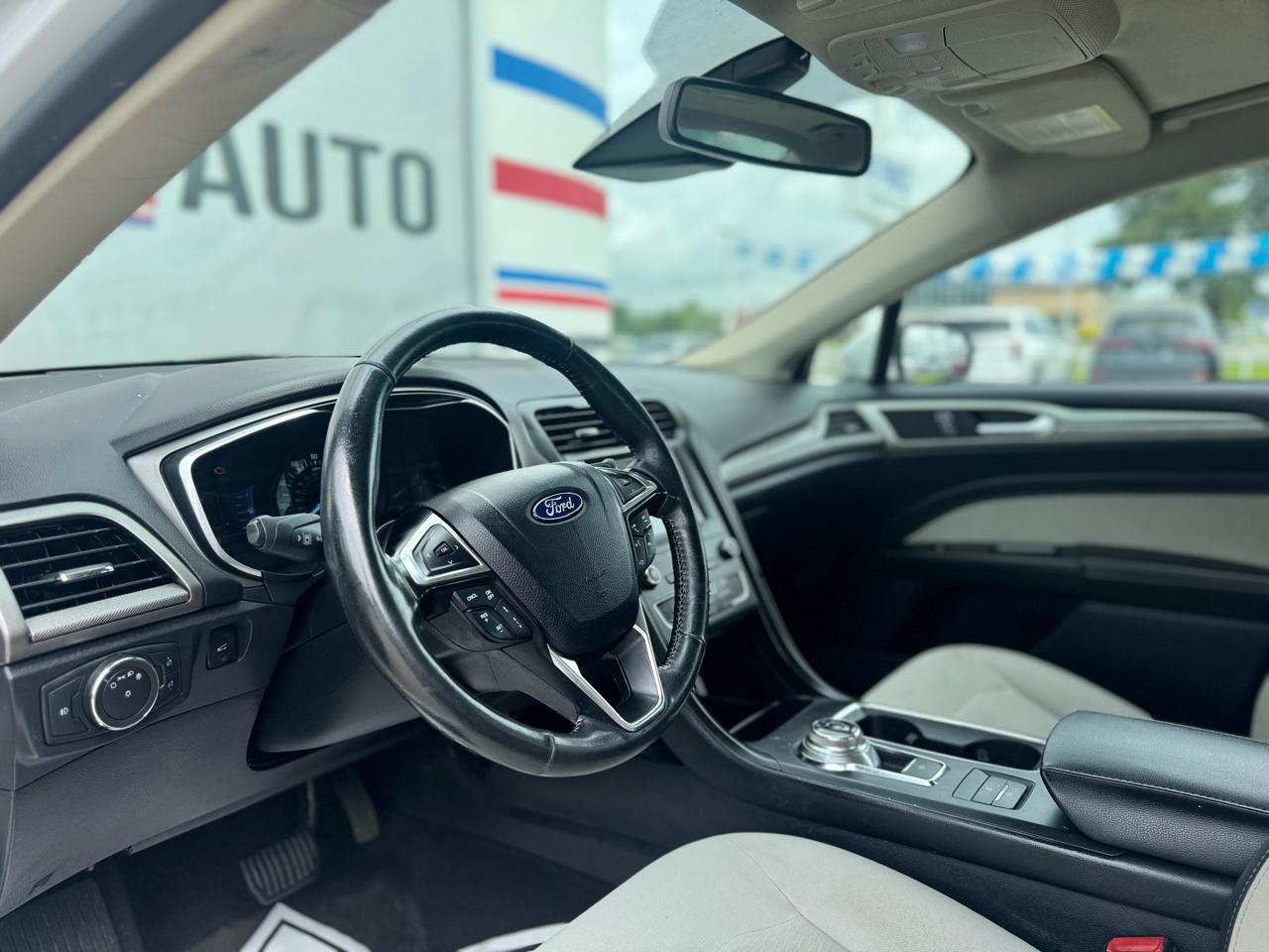 Ford Fusion SE 2020