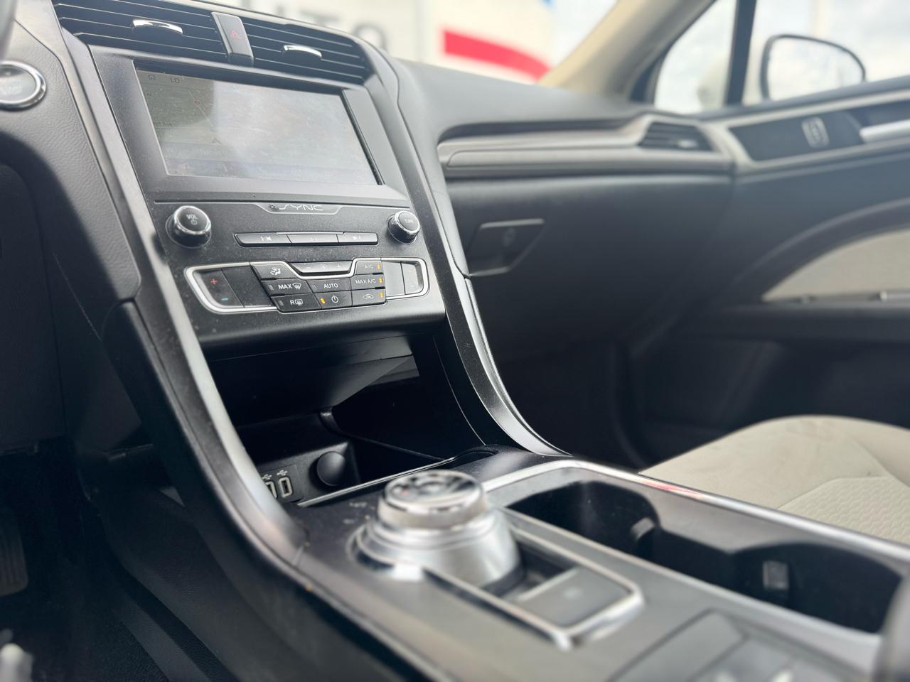 Ford Fusion SE 2020