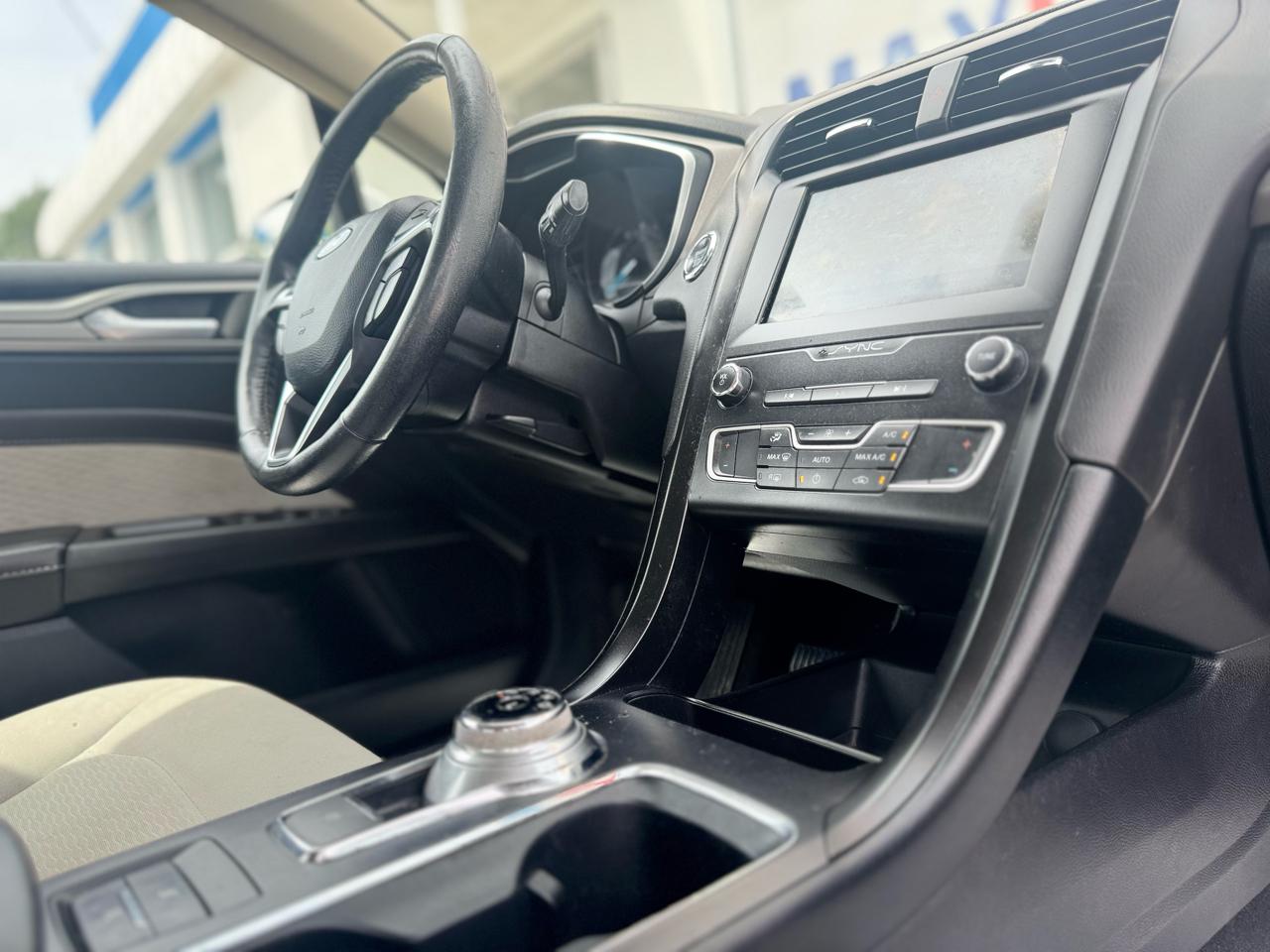 Ford Fusion SE 2020