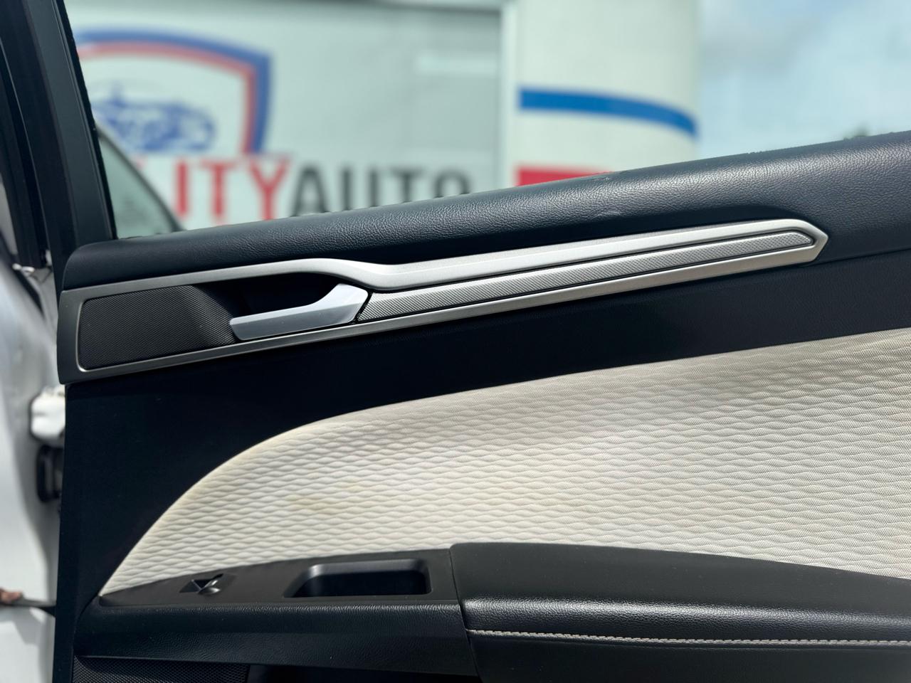 Ford Fusion SE 2020
