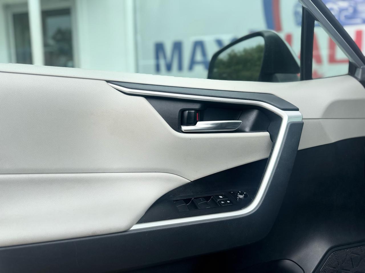 Toyota RAV4 XLE AWD 2020
