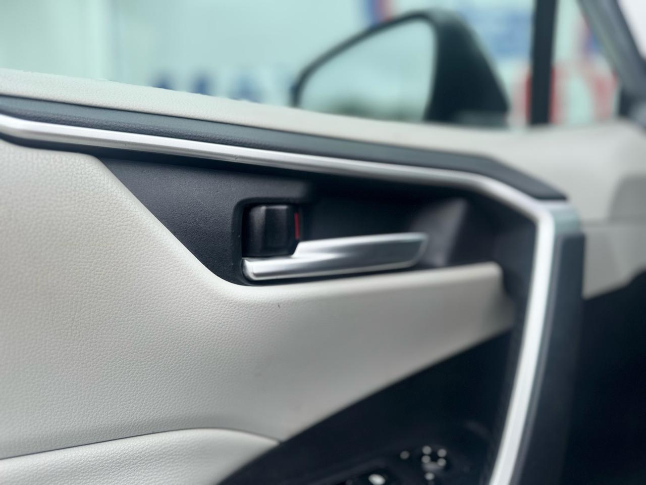 Toyota RAV4 XLE AWD 2020