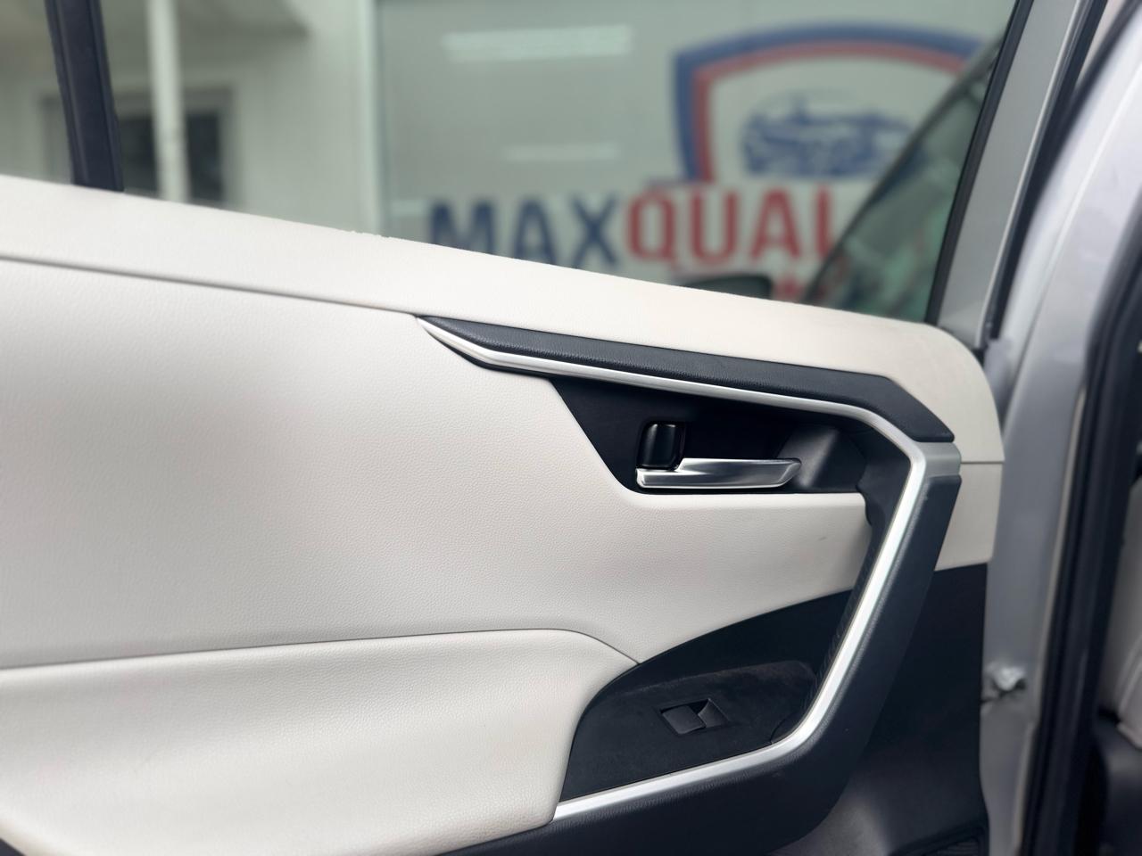 Toyota RAV4 XLE AWD 2020