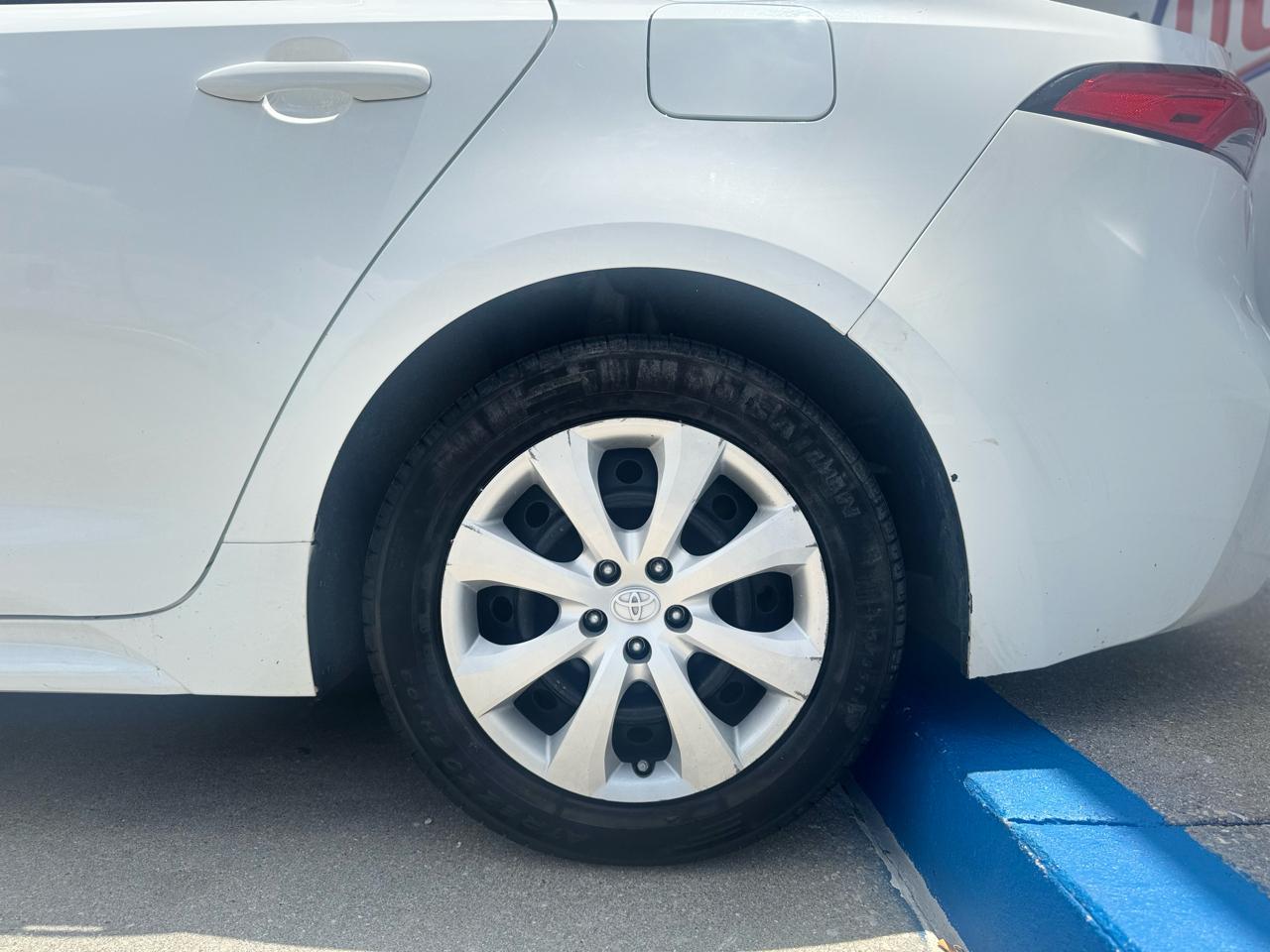 Toyota Corolla LE 2021