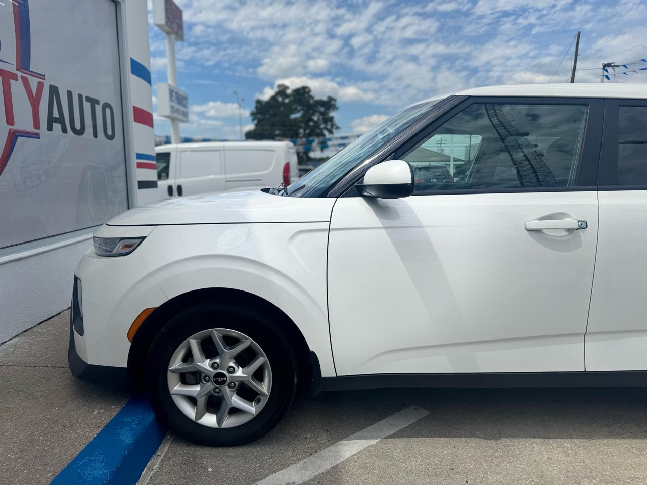 Kia Soul LX CVT 2022
