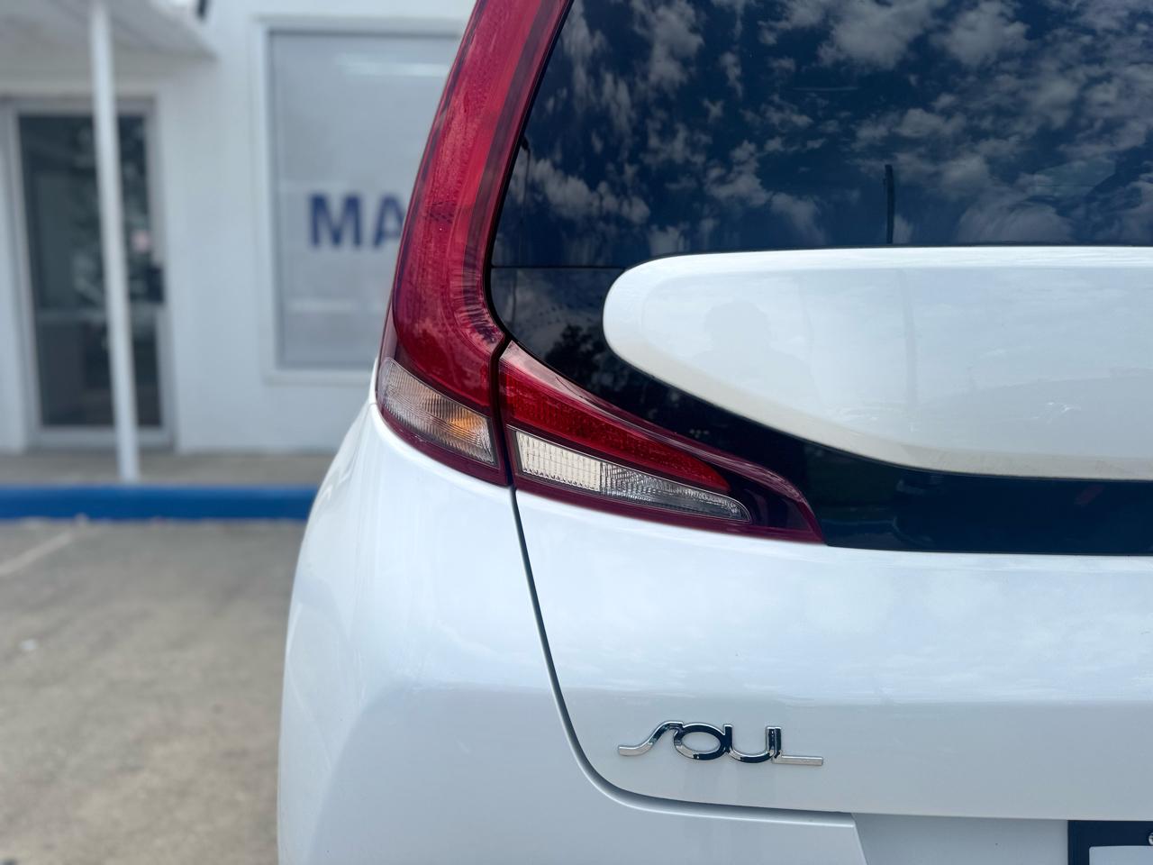 Kia Soul LX CVT 2022