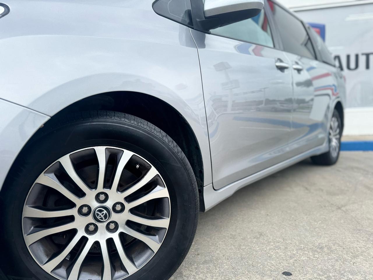 Toyota Sienna Limited Premium 7-Passenger 2018