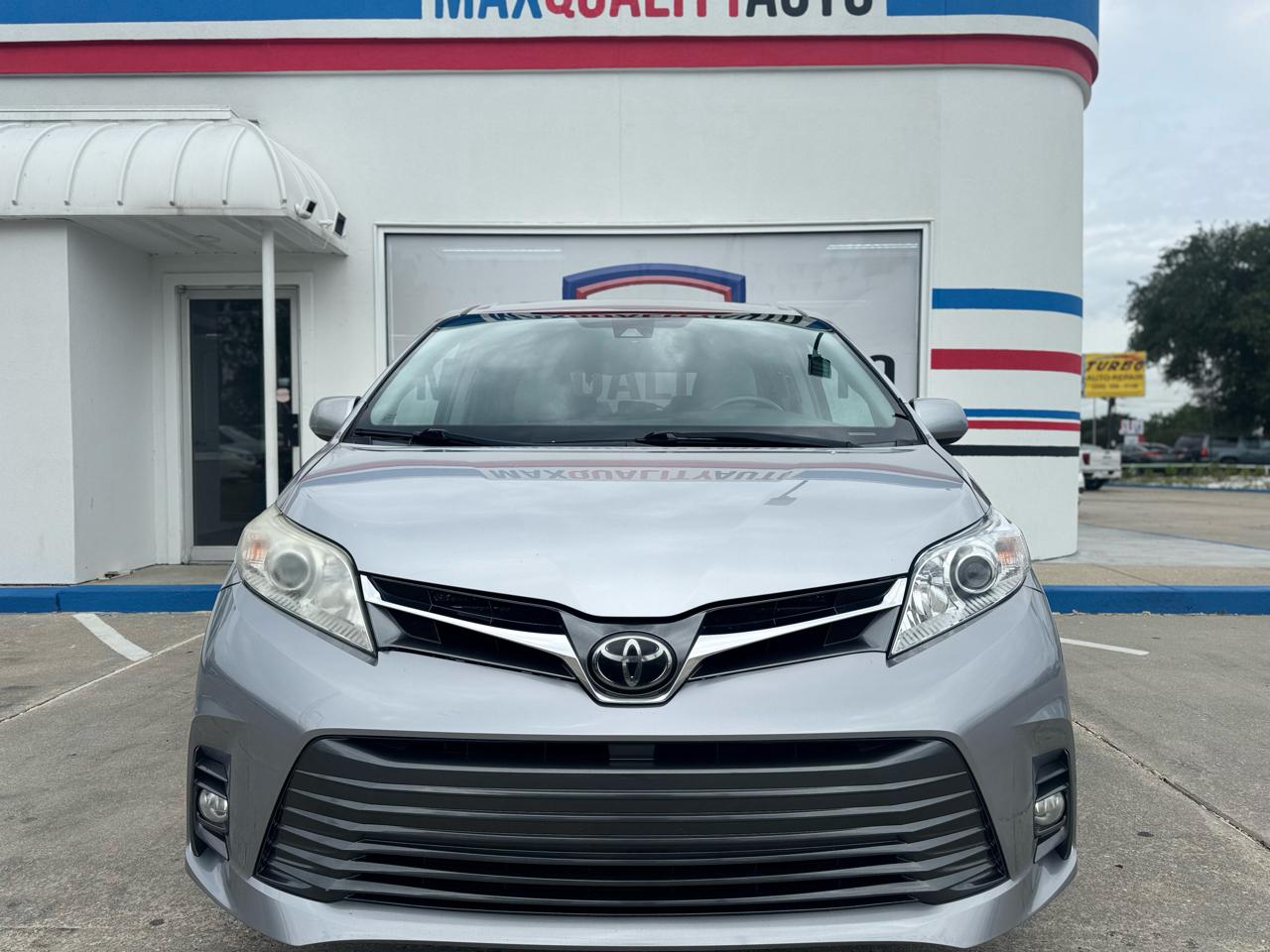 Toyota Sienna Limited Premium 7-Passenger 2018