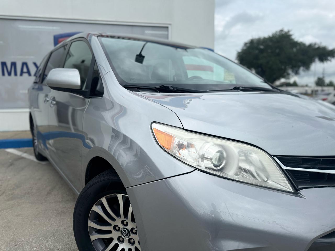 Toyota Sienna Limited Premium 7-Passenger 2018