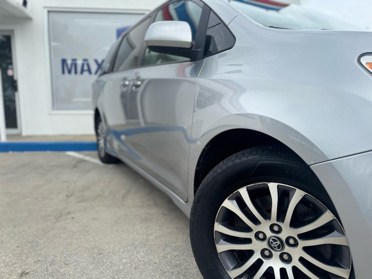 Toyota Sienna Limited Premium 7-Passenger 2018