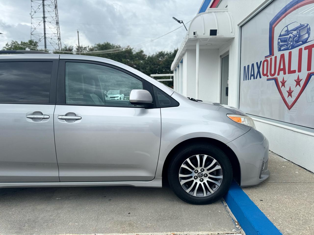 Toyota Sienna Limited Premium 7-Passenger 2018