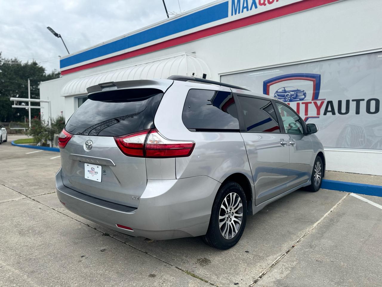 Toyota Sienna Limited Premium 7-Passenger 2018