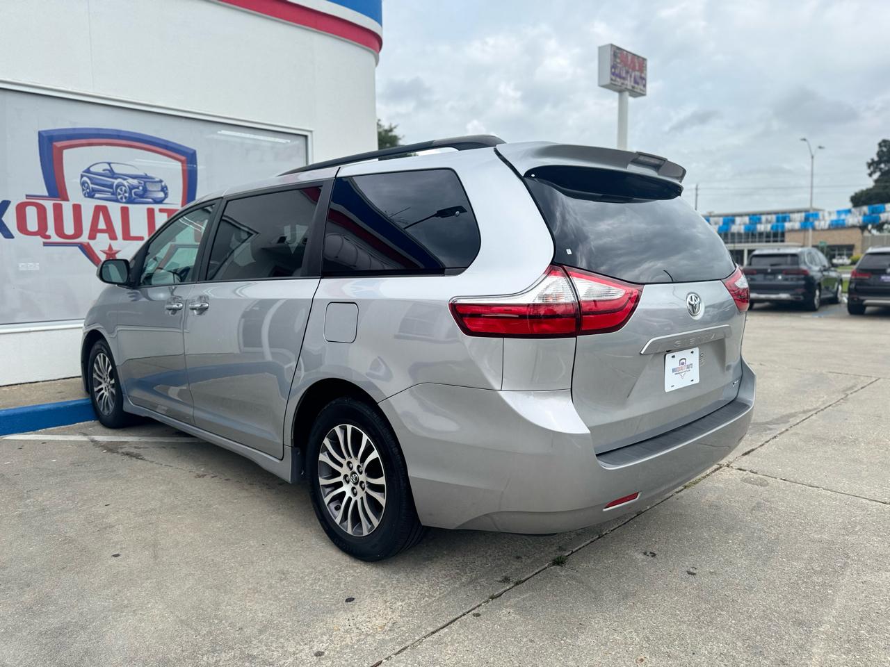 Toyota Sienna Limited Premium 7-Passenger 2018