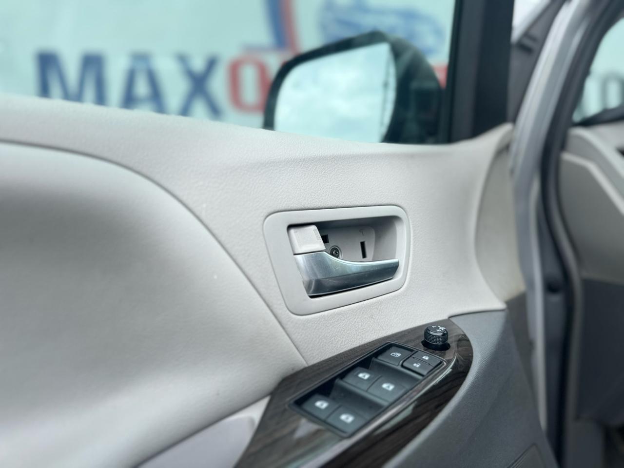 Toyota Sienna Limited Premium 7-Passenger 2018