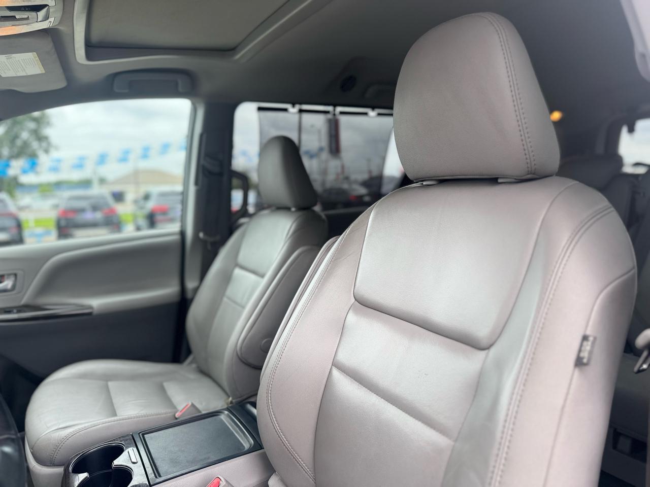 Toyota Sienna Limited Premium 7-Passenger 2018