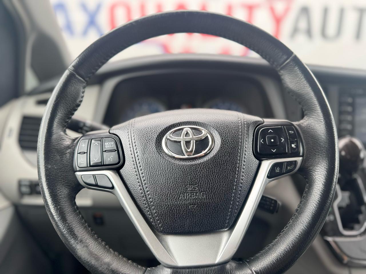 Toyota Sienna Limited Premium 7-Passenger 2018