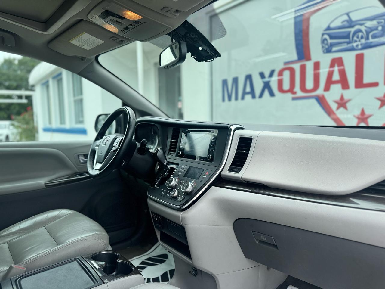 Toyota Sienna Limited Premium 7-Passenger 2018