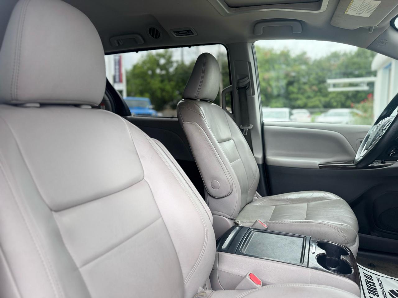 Toyota Sienna Limited Premium 7-Passenger 2018