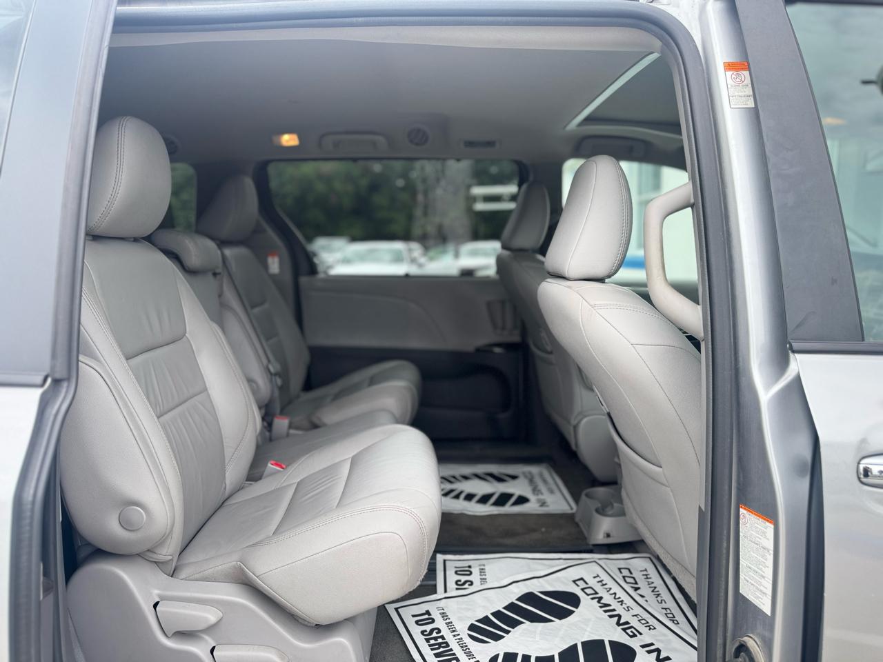 Toyota Sienna Limited Premium 7-Passenger 2018