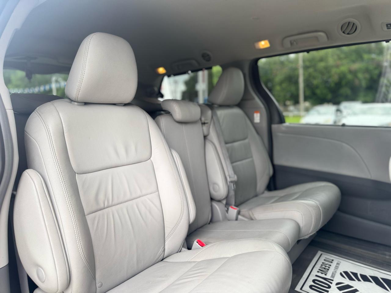 Toyota Sienna Limited Premium 7-Passenger 2018