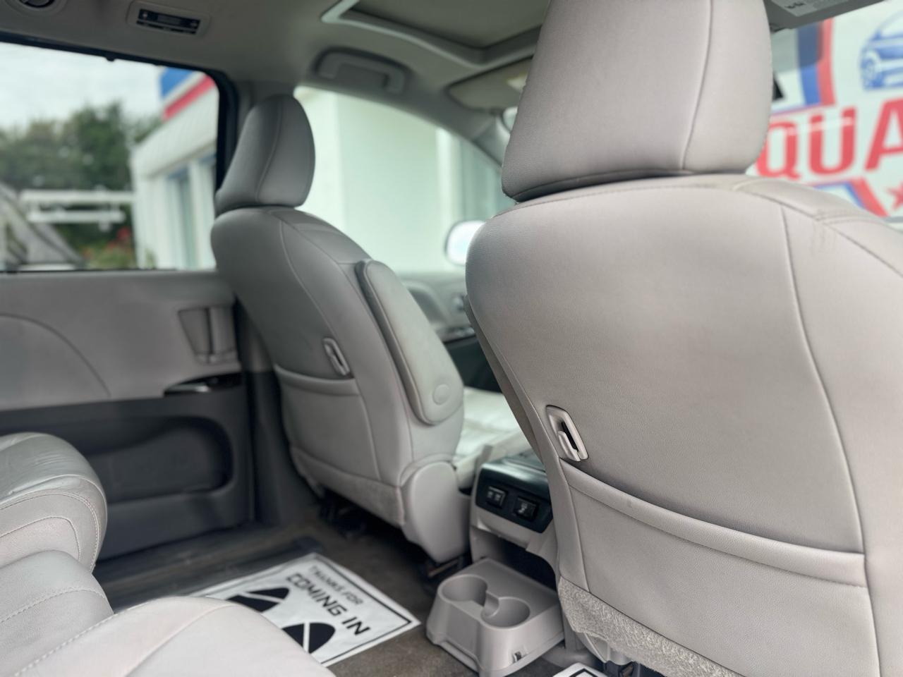 Toyota Sienna Limited Premium 7-Passenger 2018