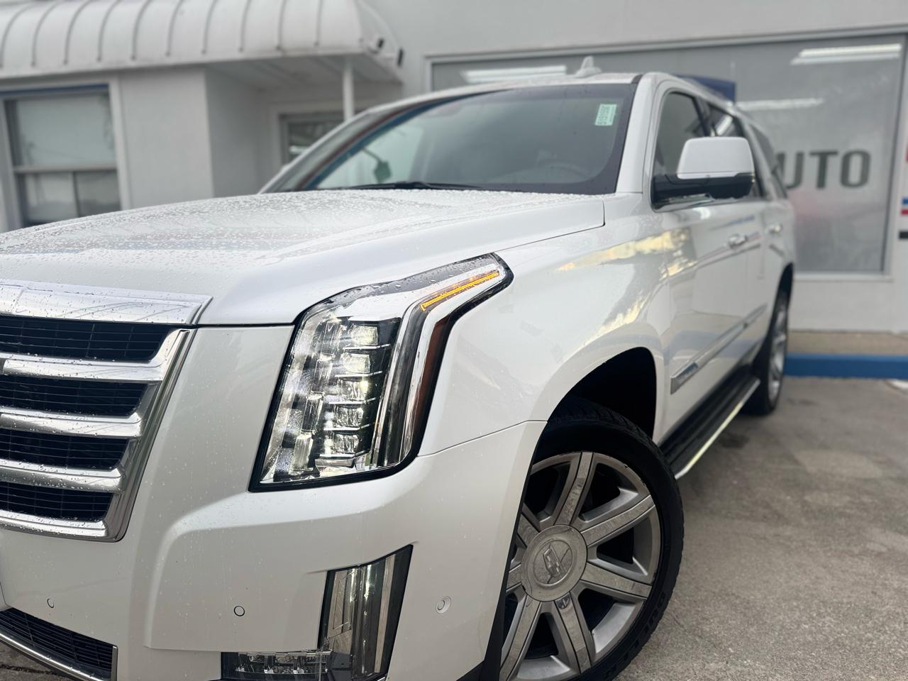 Cadillac Escalade Luxury 4WD 2017