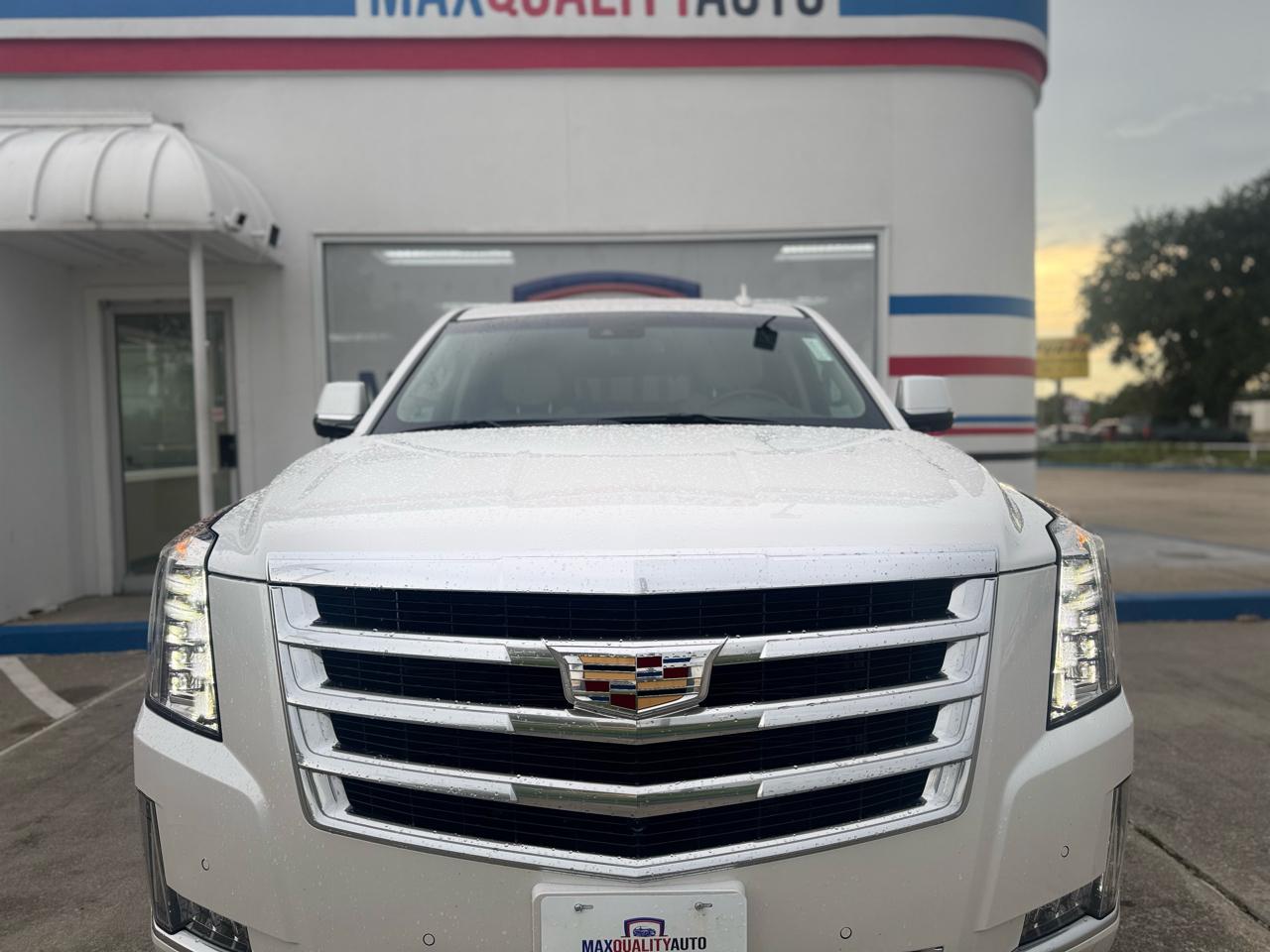 Cadillac Escalade Luxury 4WD 2017