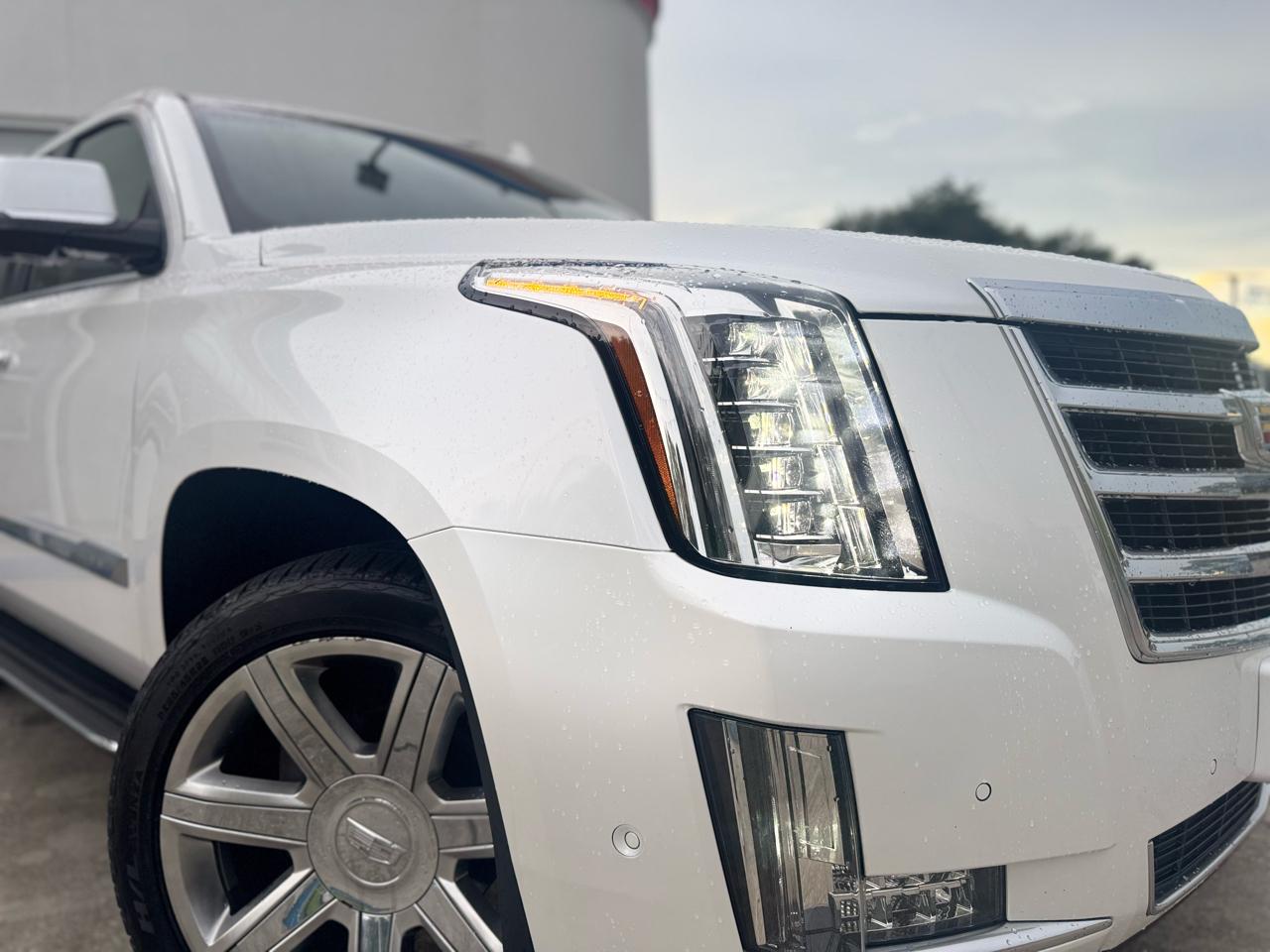 Cadillac Escalade Luxury 4WD 2017