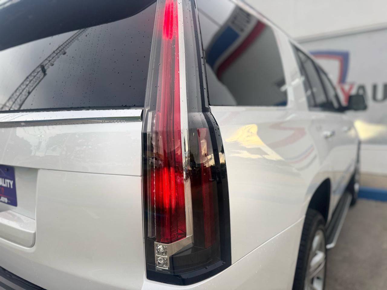 Cadillac Escalade Luxury 4WD 2017