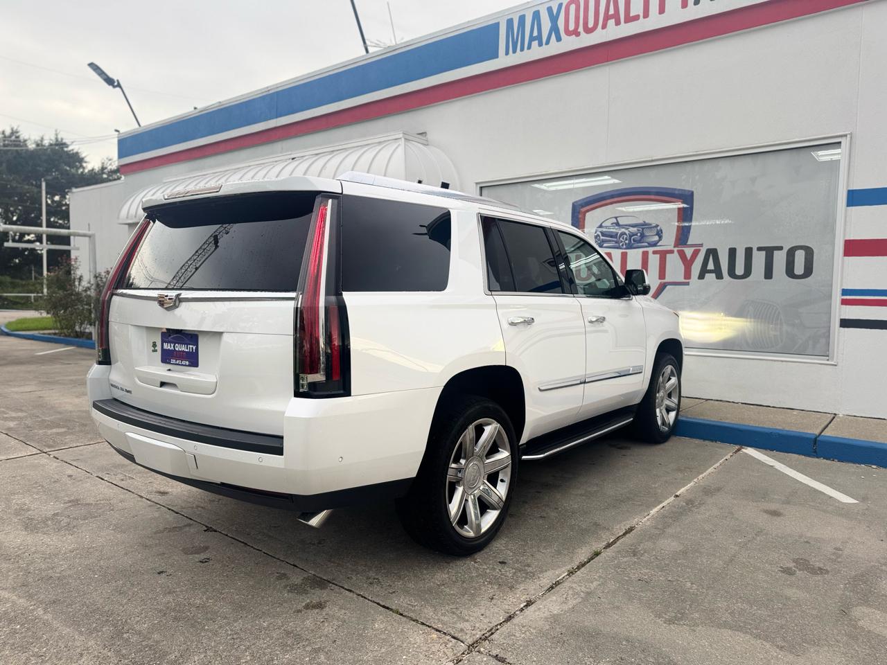Cadillac Escalade Luxury 4WD 2017