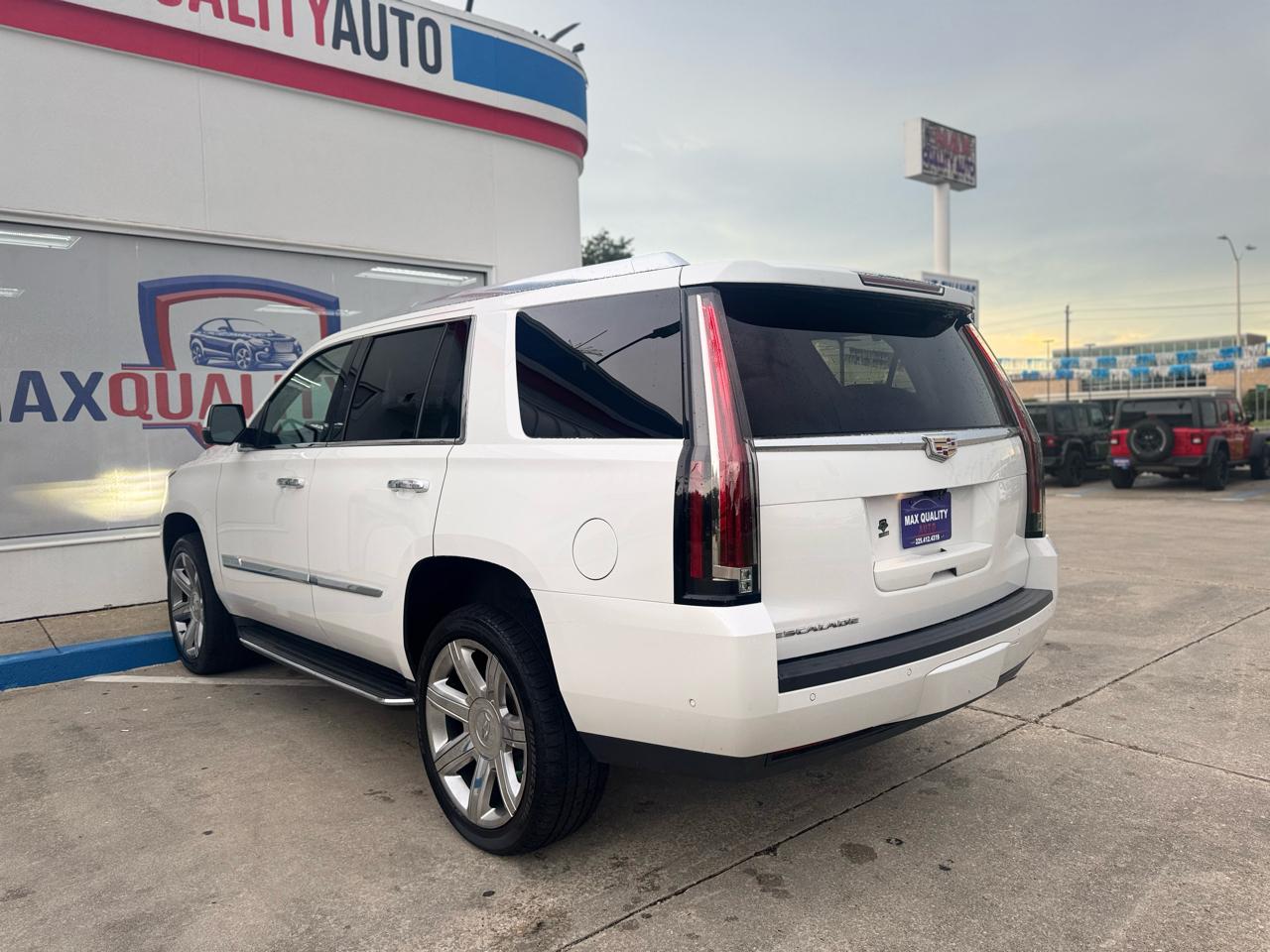 Cadillac Escalade Luxury 4WD 2017