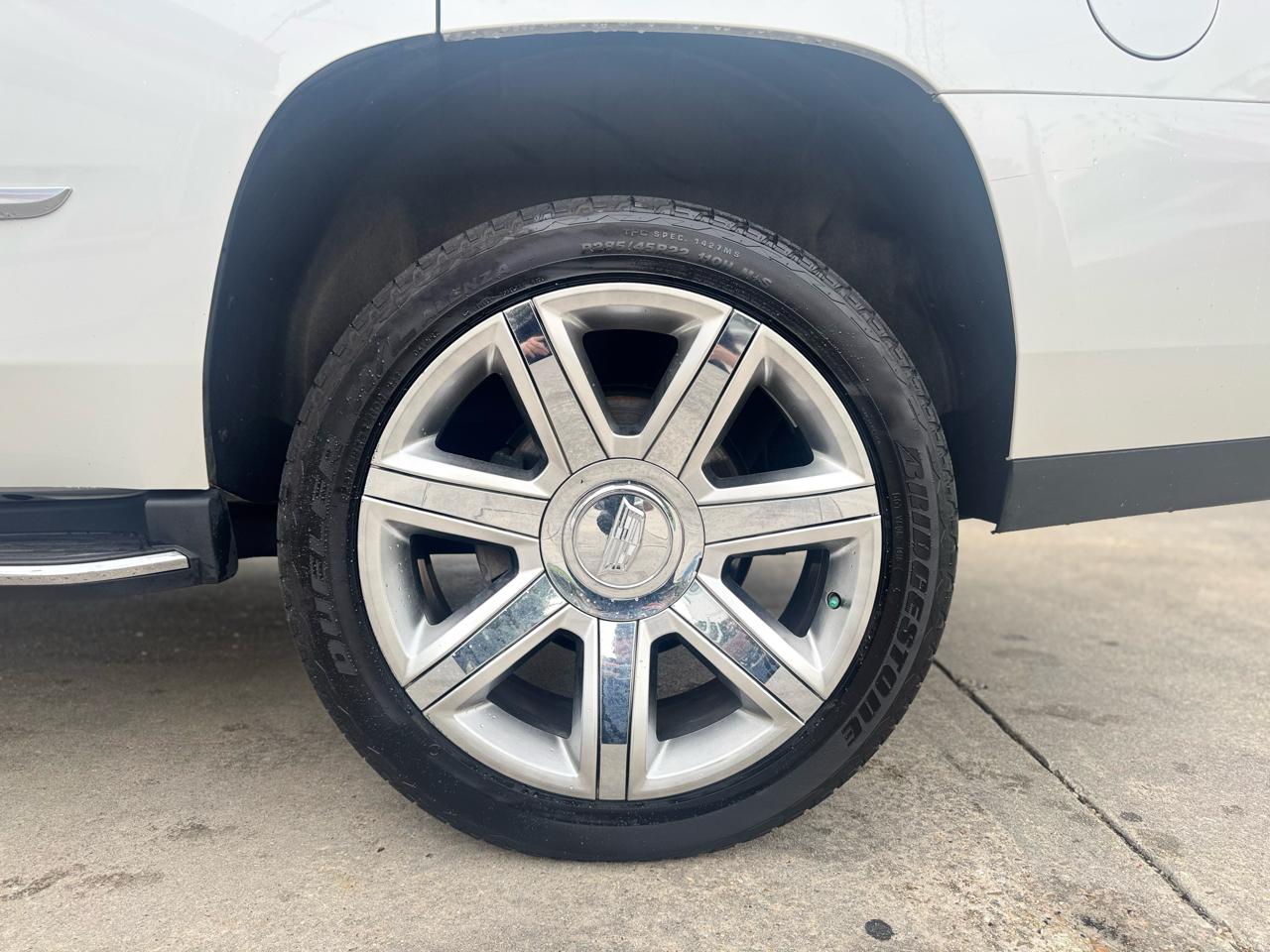 Cadillac Escalade Luxury 4WD 2017
