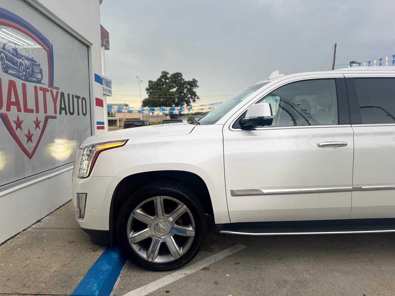 Cadillac Escalade Luxury 4WD 2017