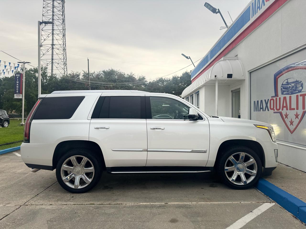 Cadillac Escalade Luxury 4WD 2017