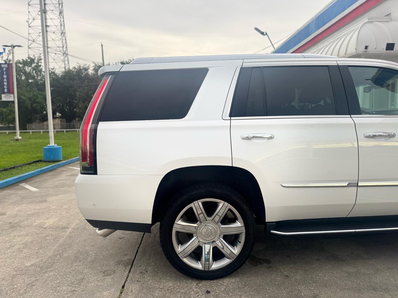 Cadillac Escalade Luxury 4WD 2017