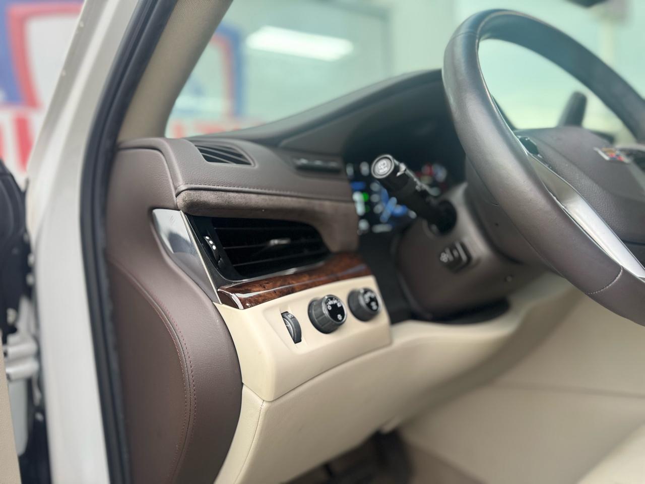 Cadillac Escalade Luxury 4WD 2017