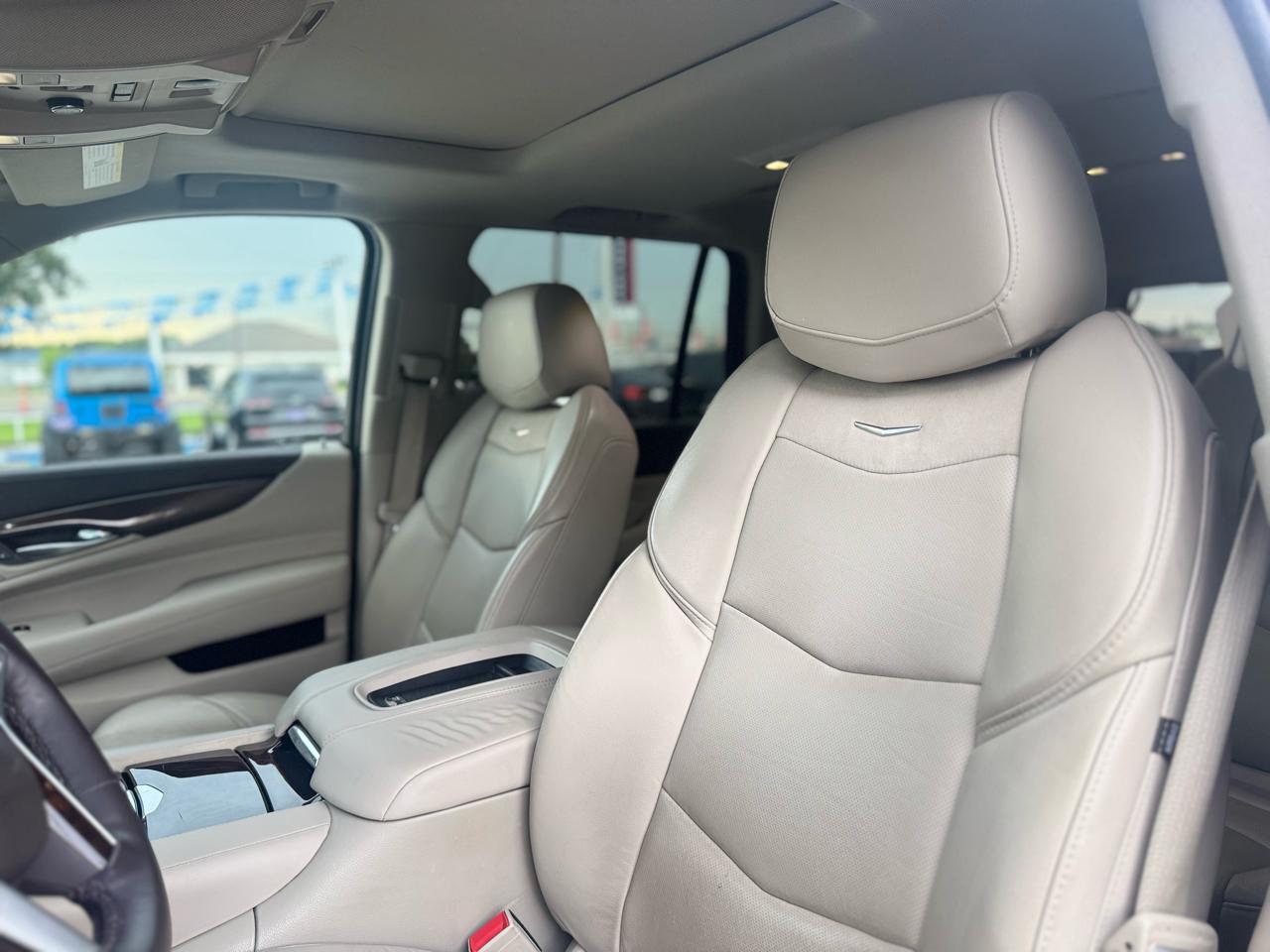 Cadillac Escalade Luxury 4WD 2017