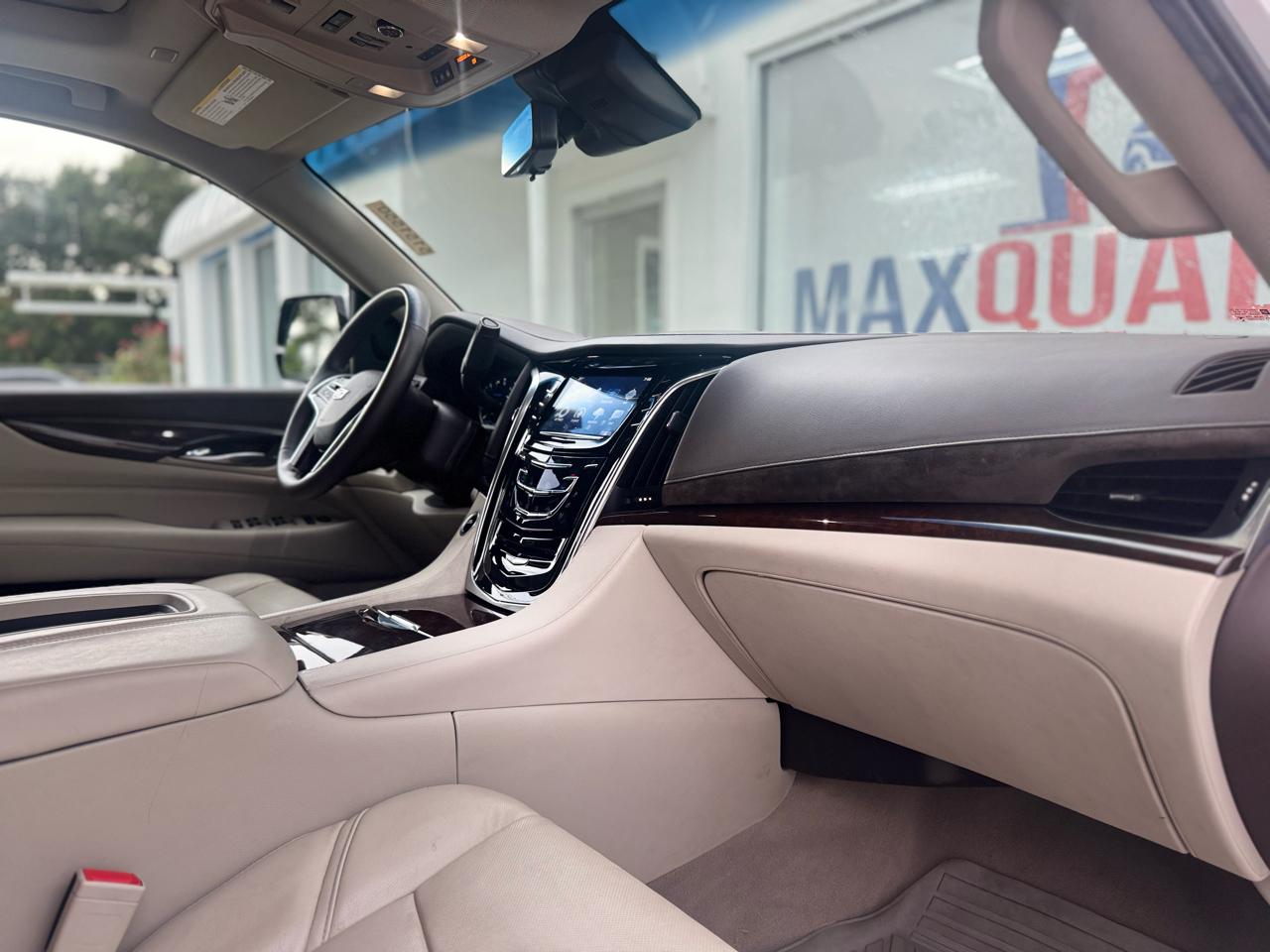 Cadillac Escalade Luxury 4WD 2017