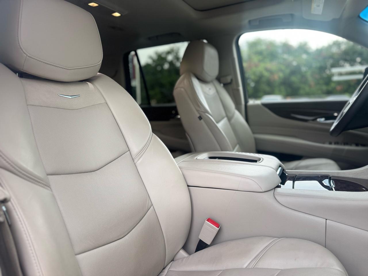 Cadillac Escalade Luxury 4WD 2017