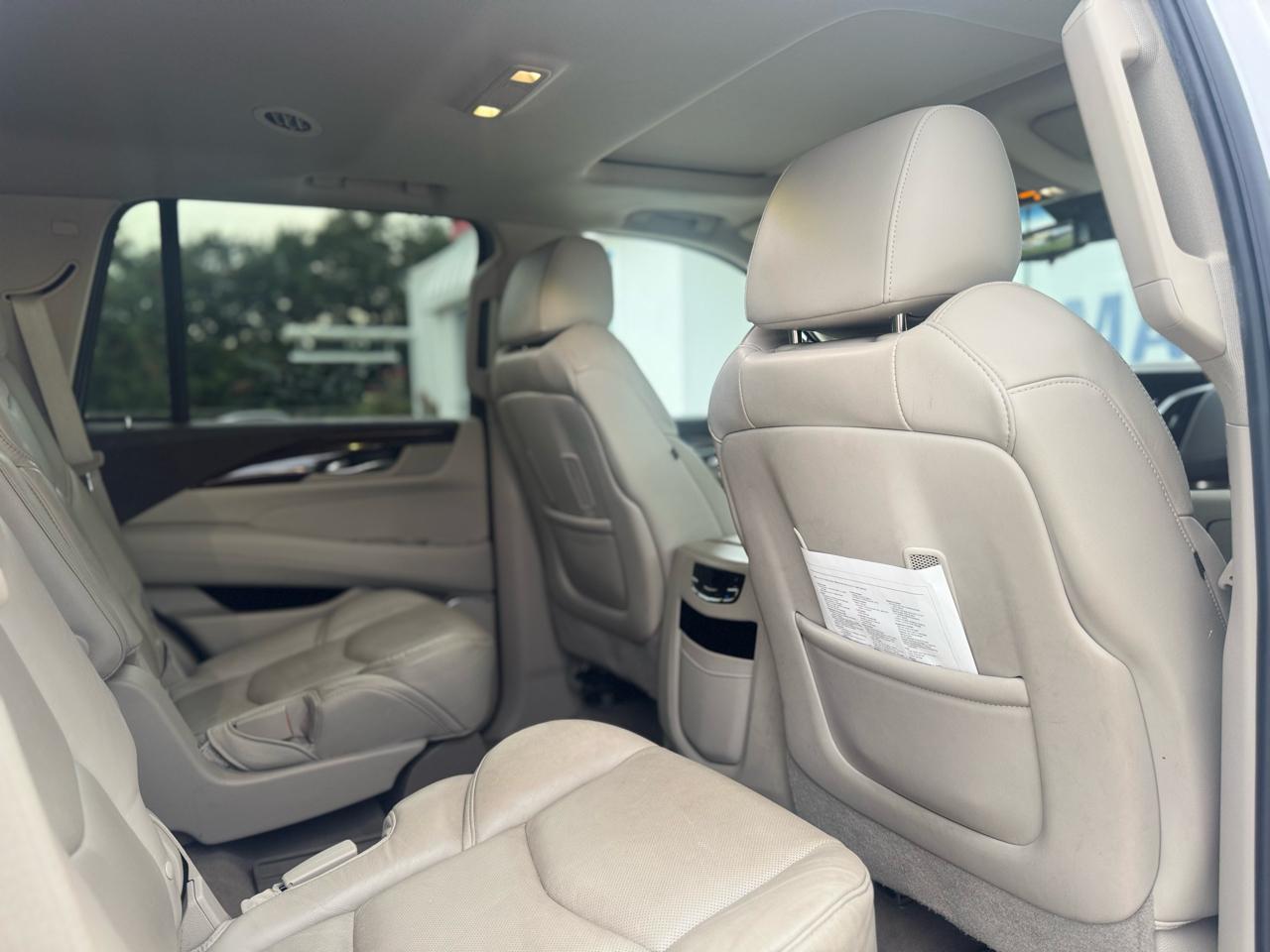 Cadillac Escalade Luxury 4WD 2017